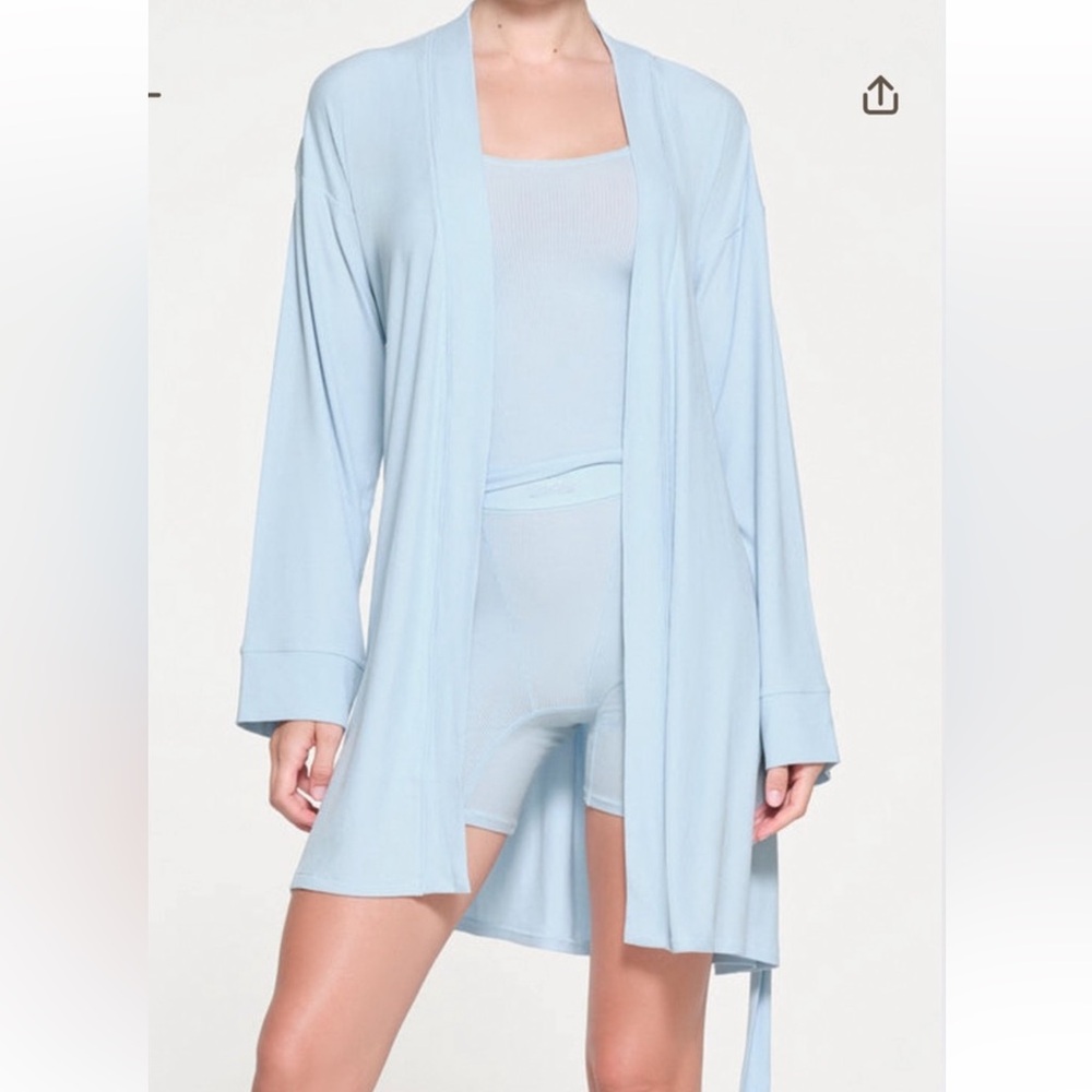 SKIMS Soft Lounge Robe - Picture 5 of 5